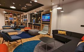 Holiday Inn Express Bilbao Airport By Ihg Derio Exterior photo